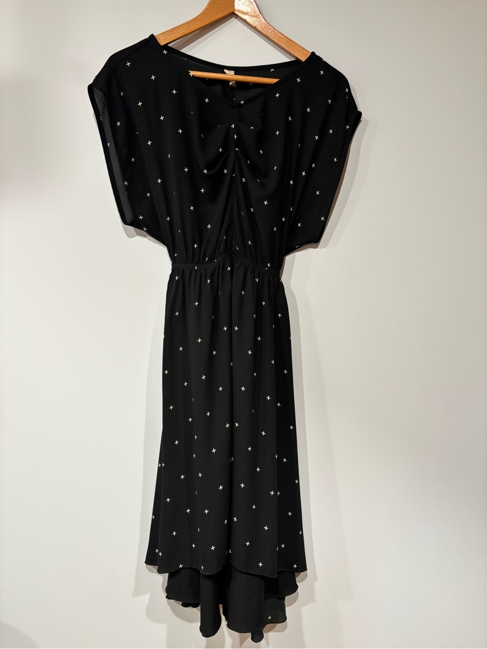 Eve Gravel Black Cross Print Midi Dress with Elastic Waist